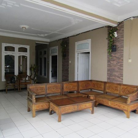Penginapan Melati Саранган Екстериор снимка